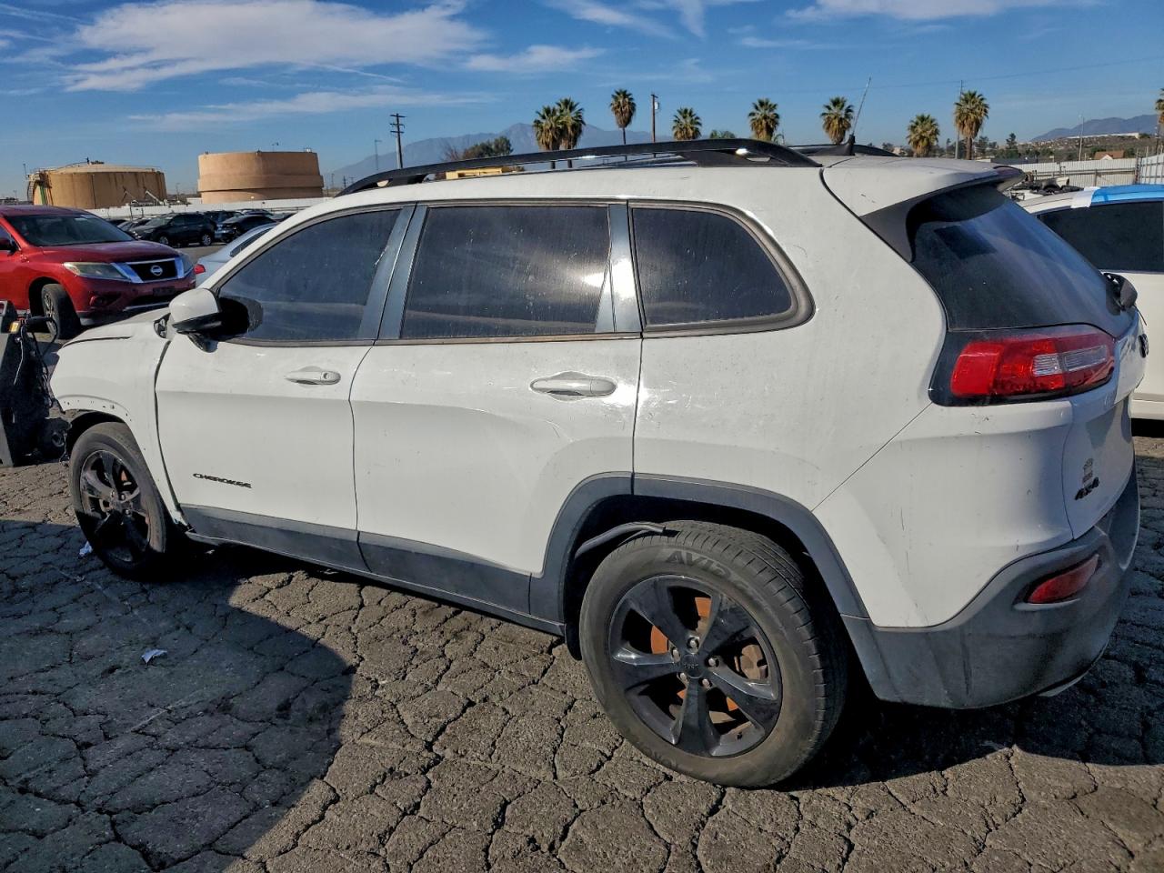 2016 JEEP CHEROKEE LATITUDE photo 2