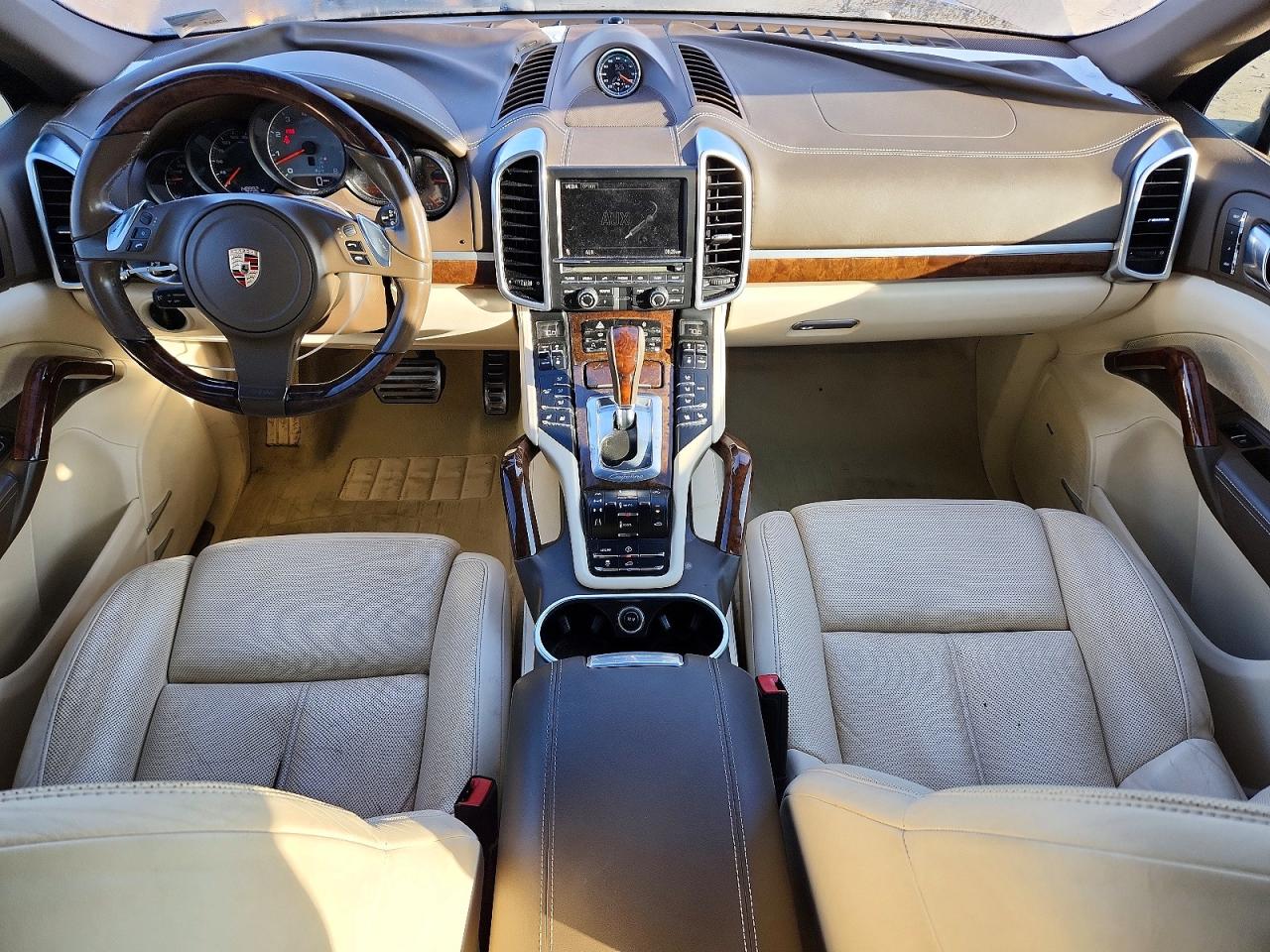 2012 PORSCHE CAYENNE S photo 8