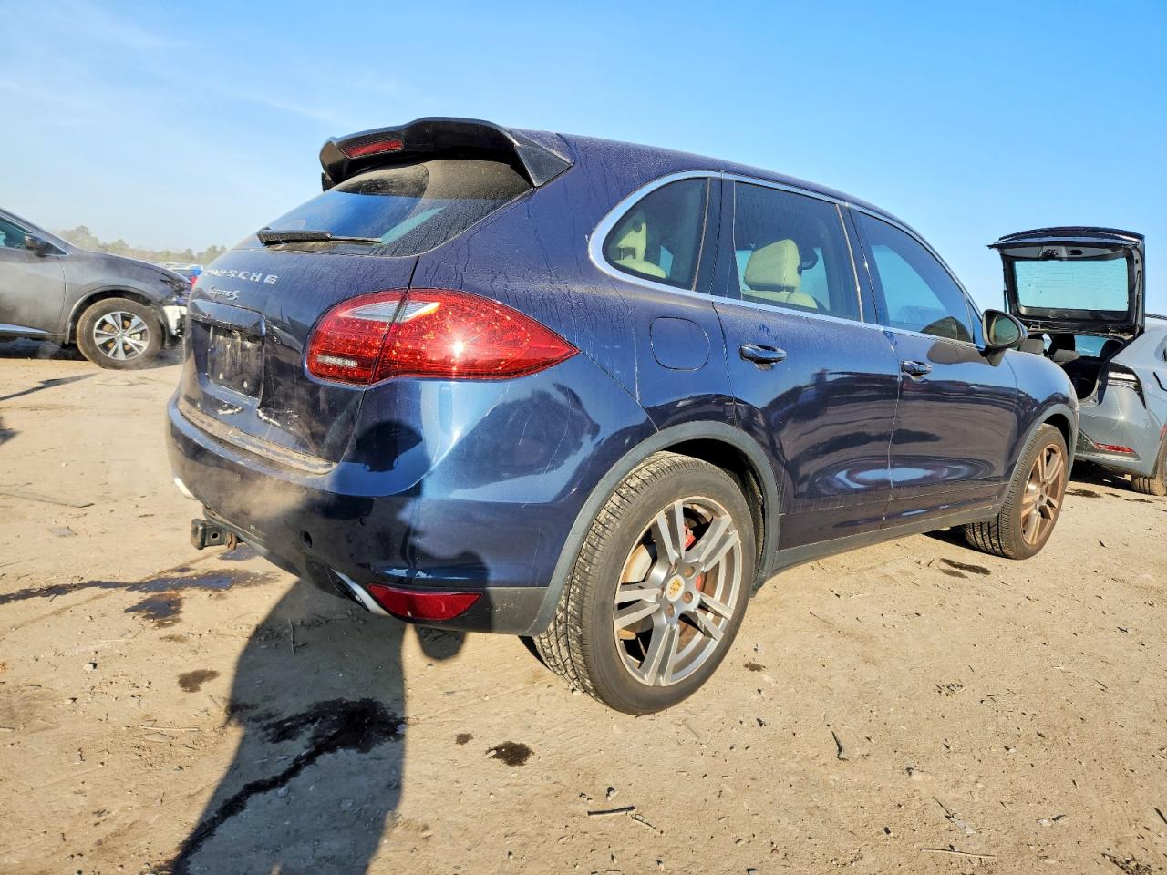 2012 PORSCHE CAYENNE S photo 3