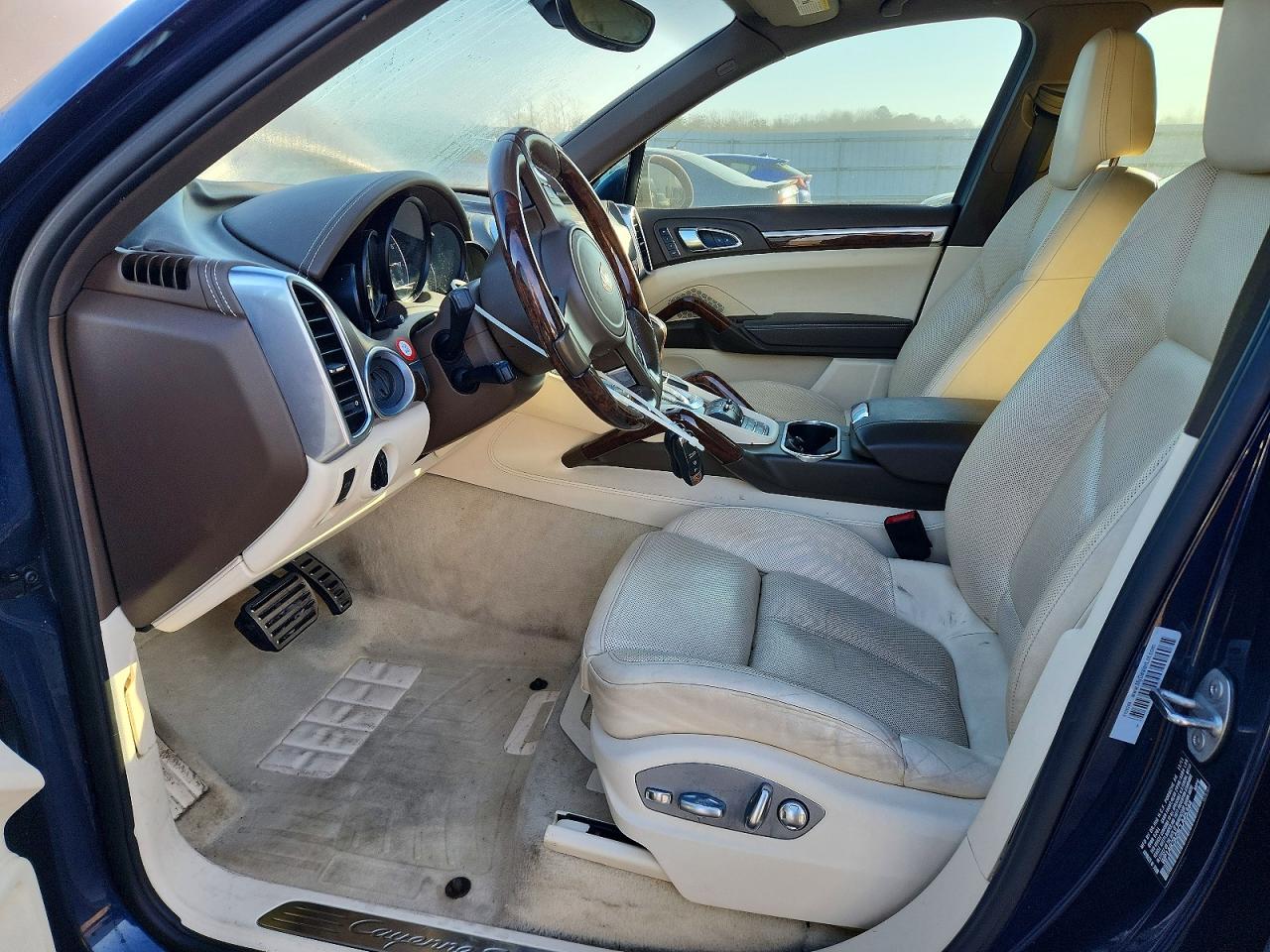2012 PORSCHE CAYENNE S photo 7