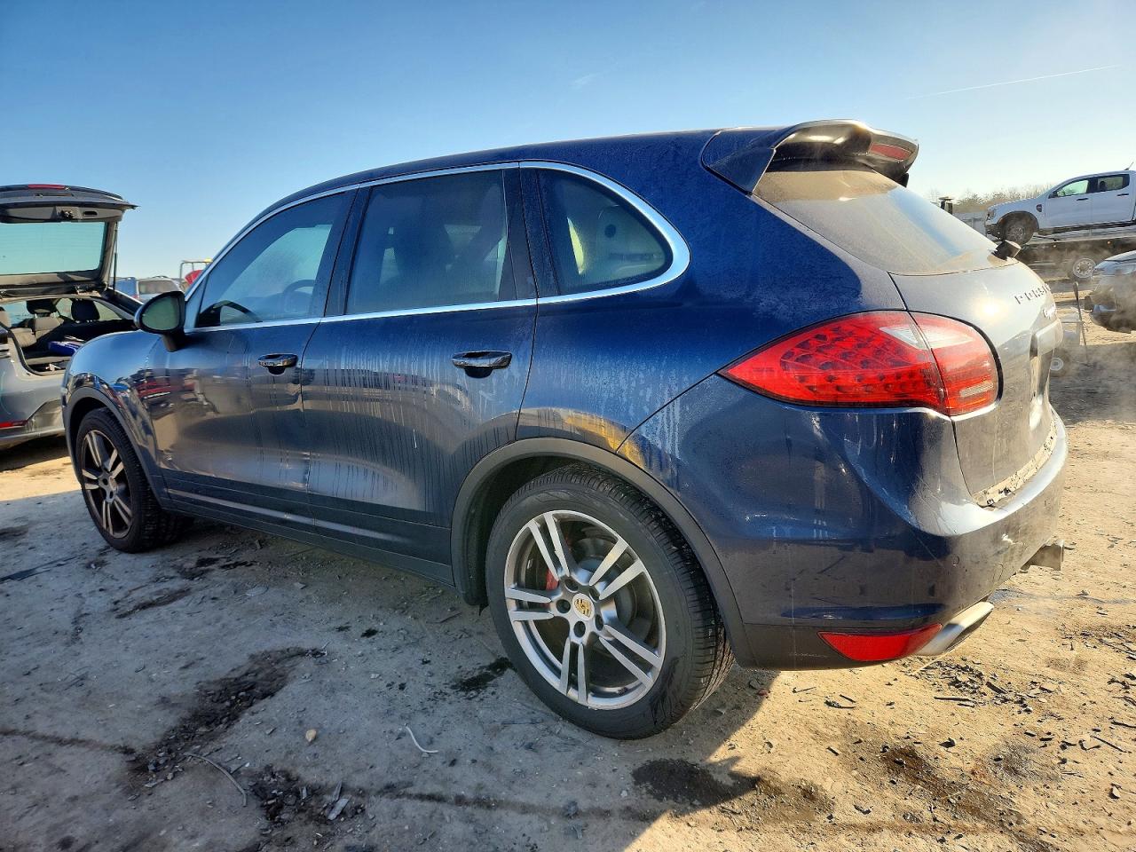 2012 PORSCHE CAYENNE S photo 2