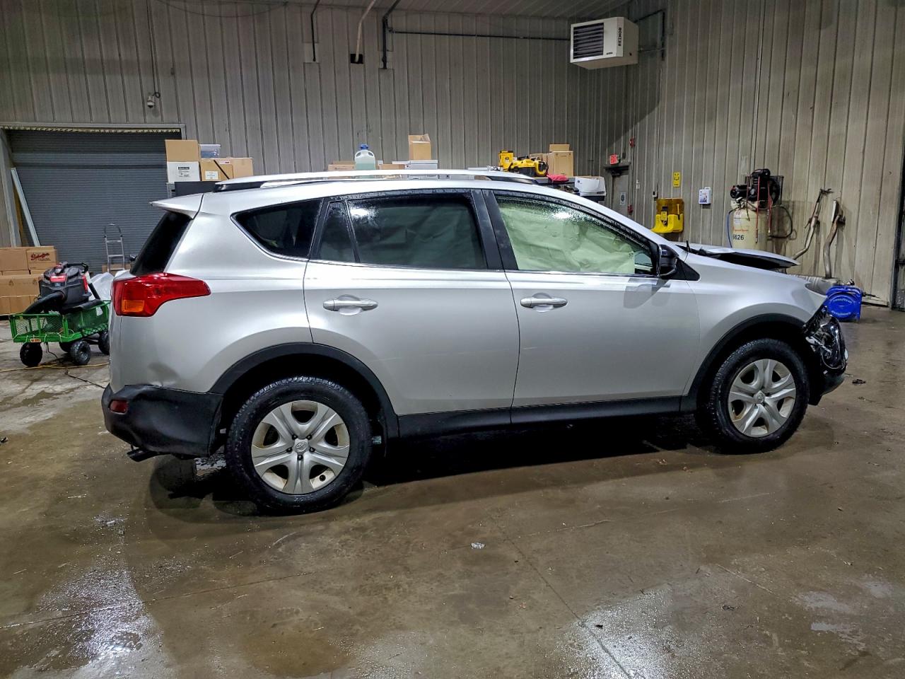 2015 TOYOTA RAV4 LE photo 5