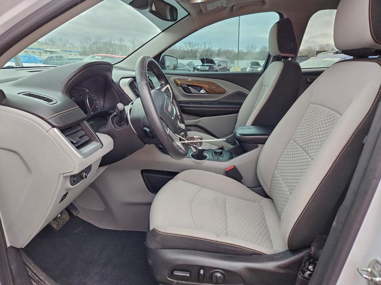 2018 GMC TERRAIN SLE photo 7