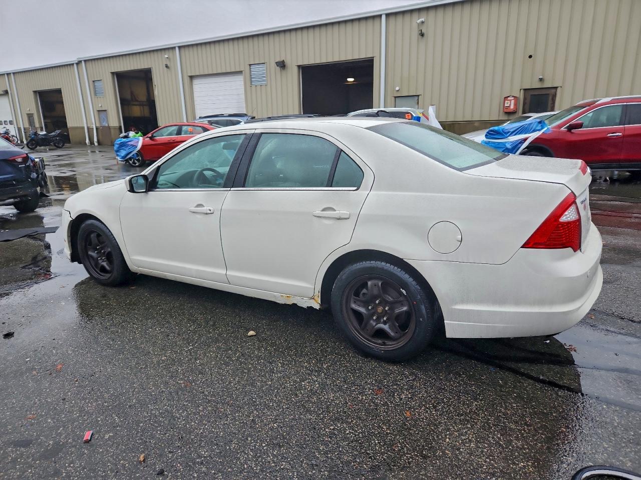 2011 FORD FUSION SE photo 2