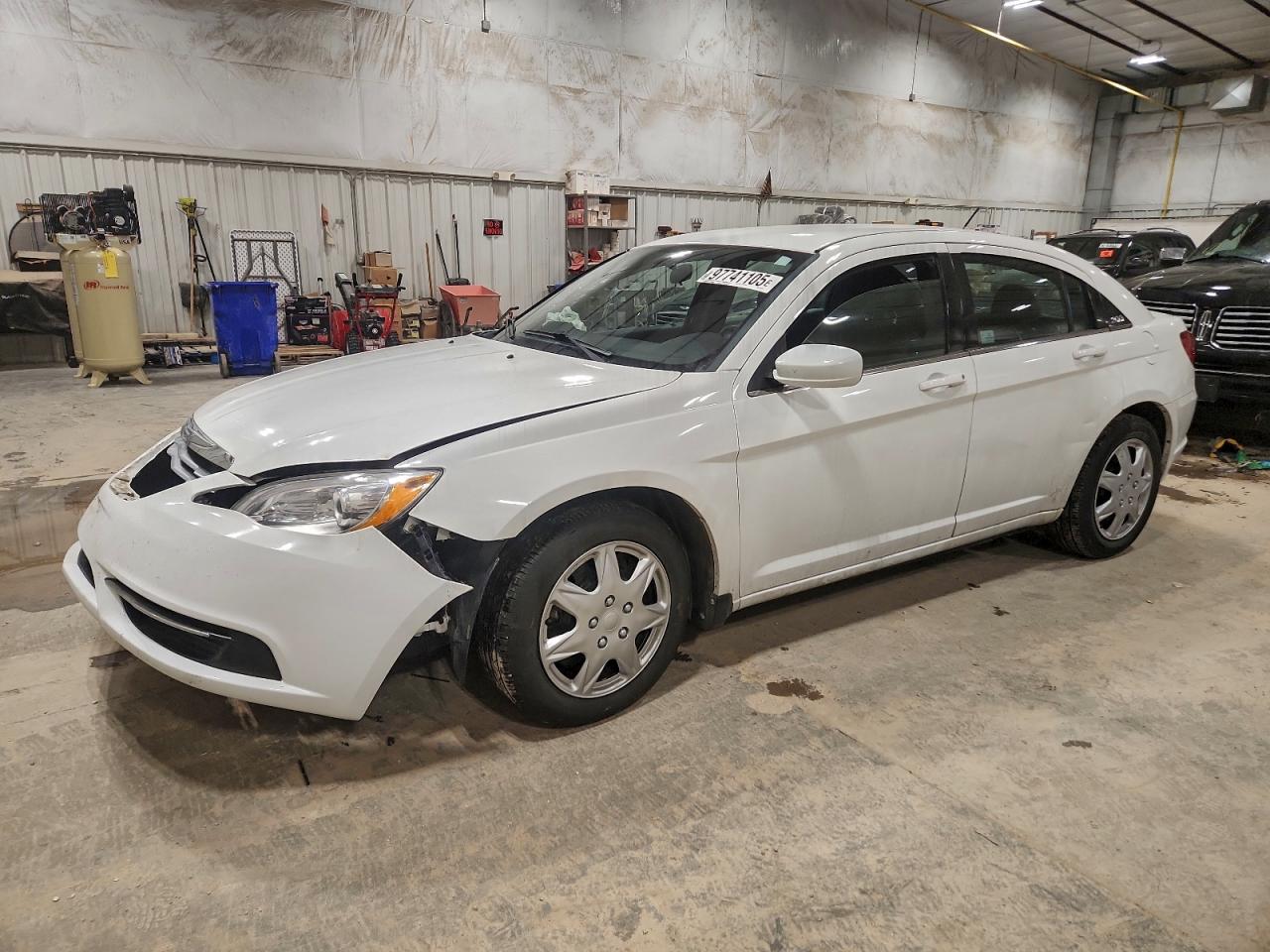 2013 CHRYSLER 200