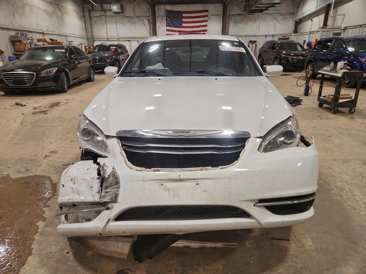 2013 CHRYSLER 200 LX photo 5