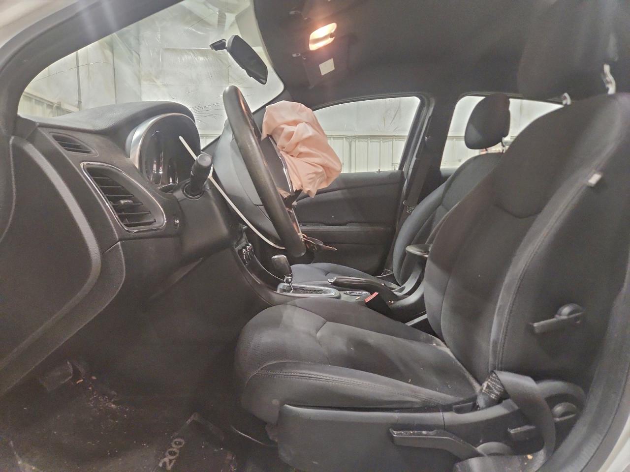 2013 CHRYSLER 200 LX photo 7