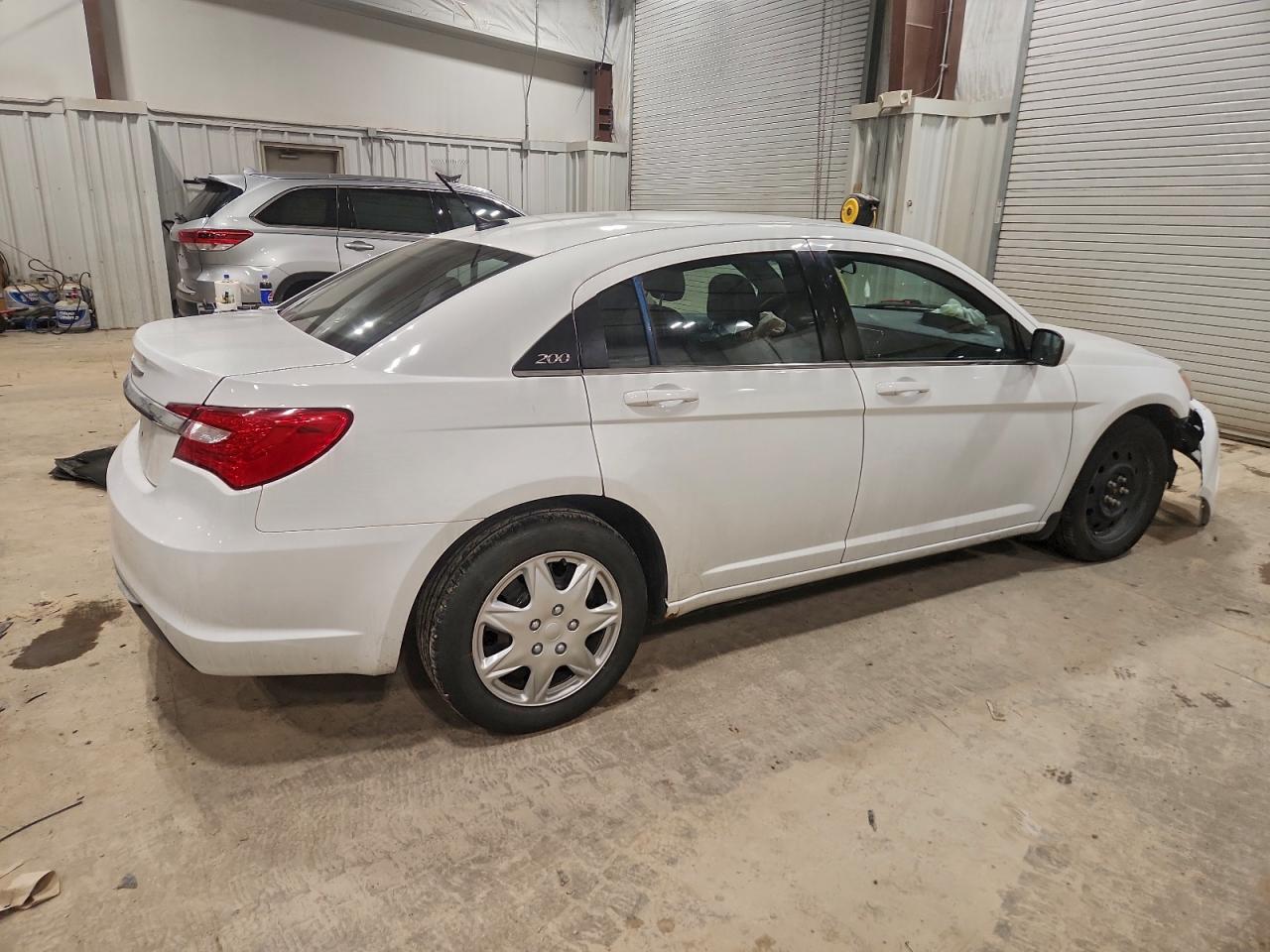 2013 CHRYSLER 200 LX photo 3