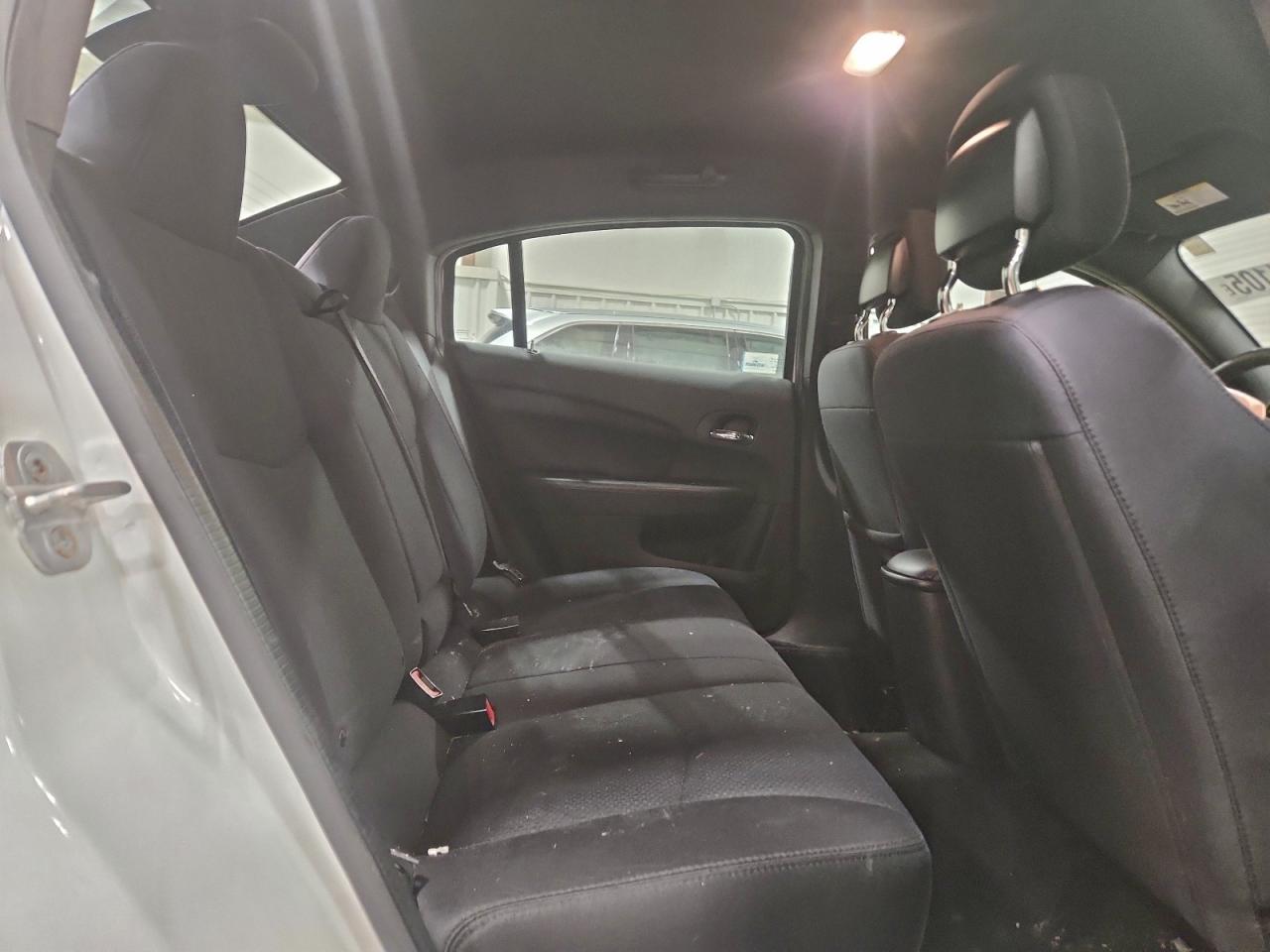 2013 CHRYSLER 200 LX photo 10