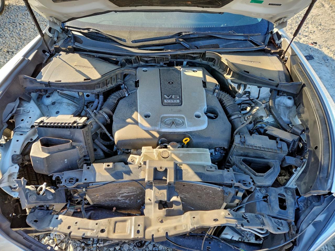 2016 INFINITI Q70L 3.7 photo 11