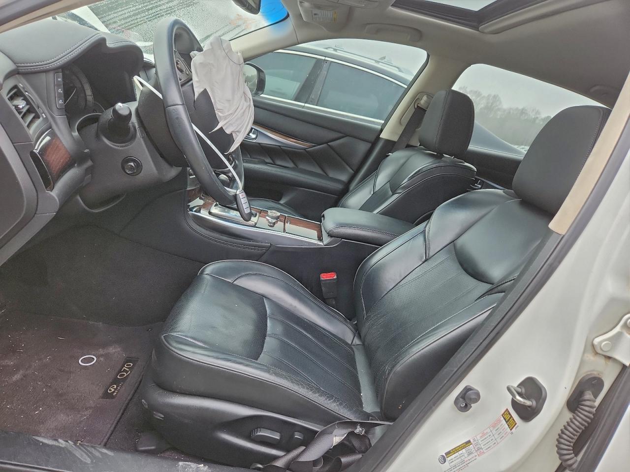2016 INFINITI Q70L 3.7 photo 7