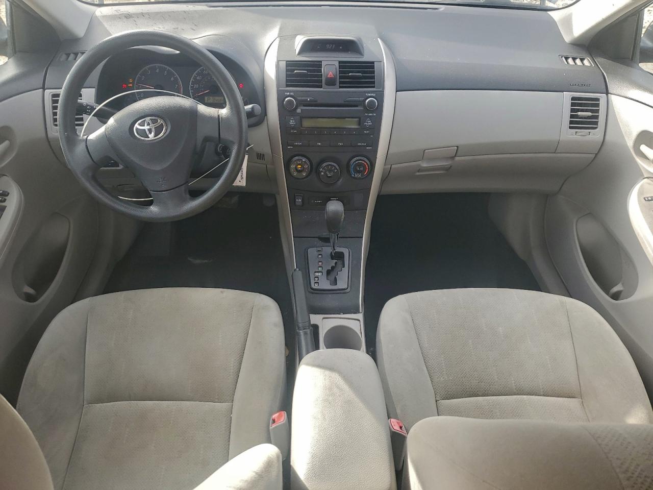 2013 TOYOTA COROLLA BASE photo 8