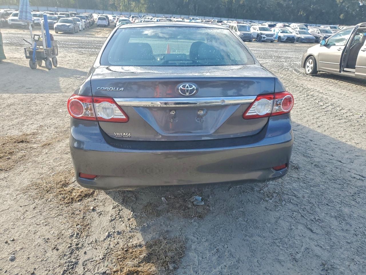 2013 TOYOTA COROLLA BASE photo 6