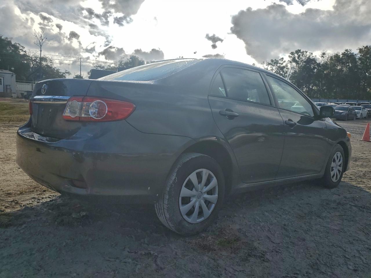 2013 TOYOTA COROLLA BASE photo 3
