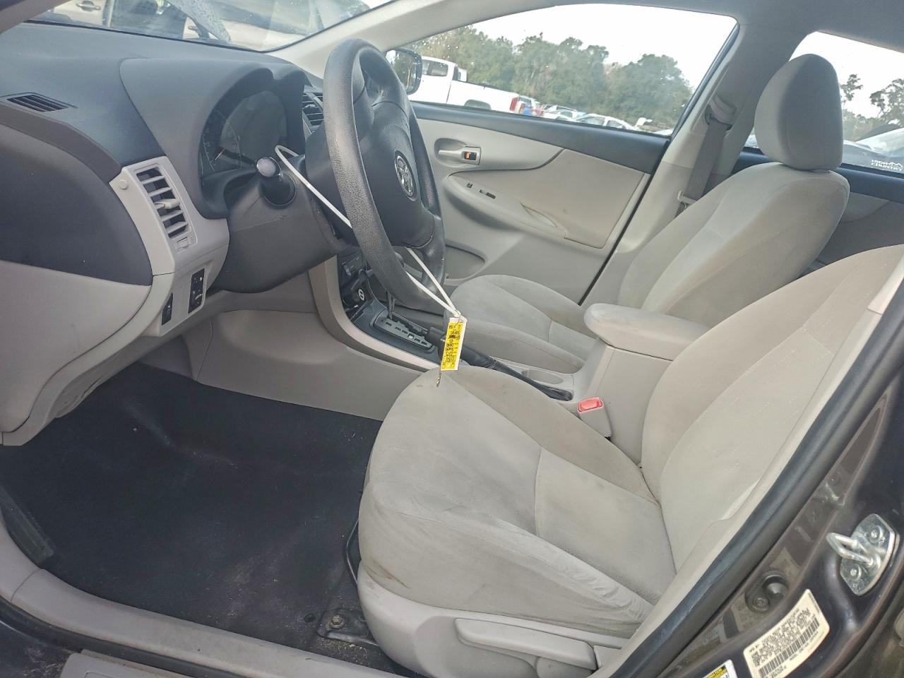 2013 TOYOTA COROLLA BASE photo 7