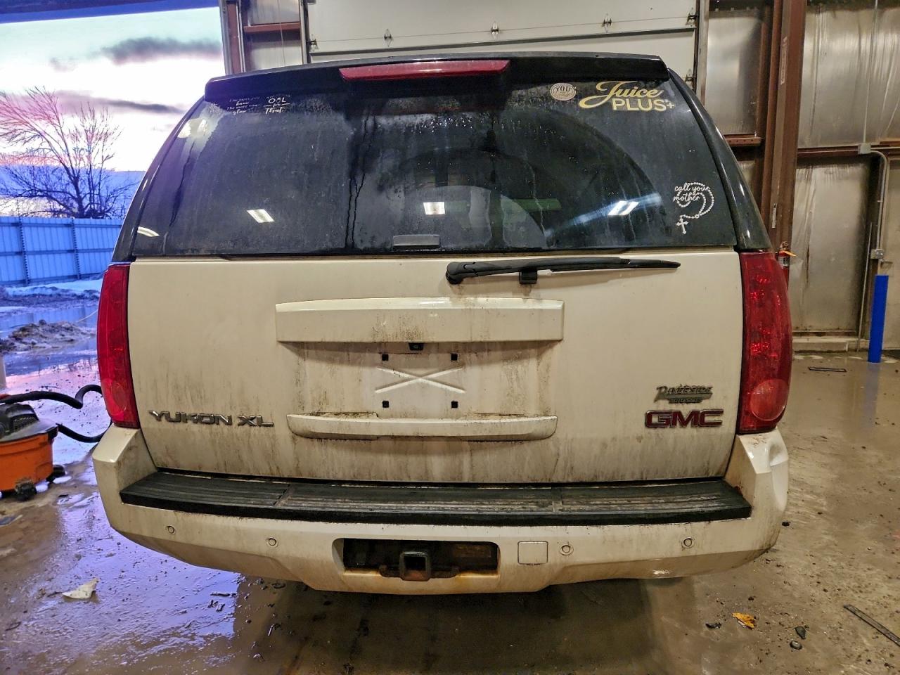 2013 GMC YUKON XL K1500 SLT photo 6