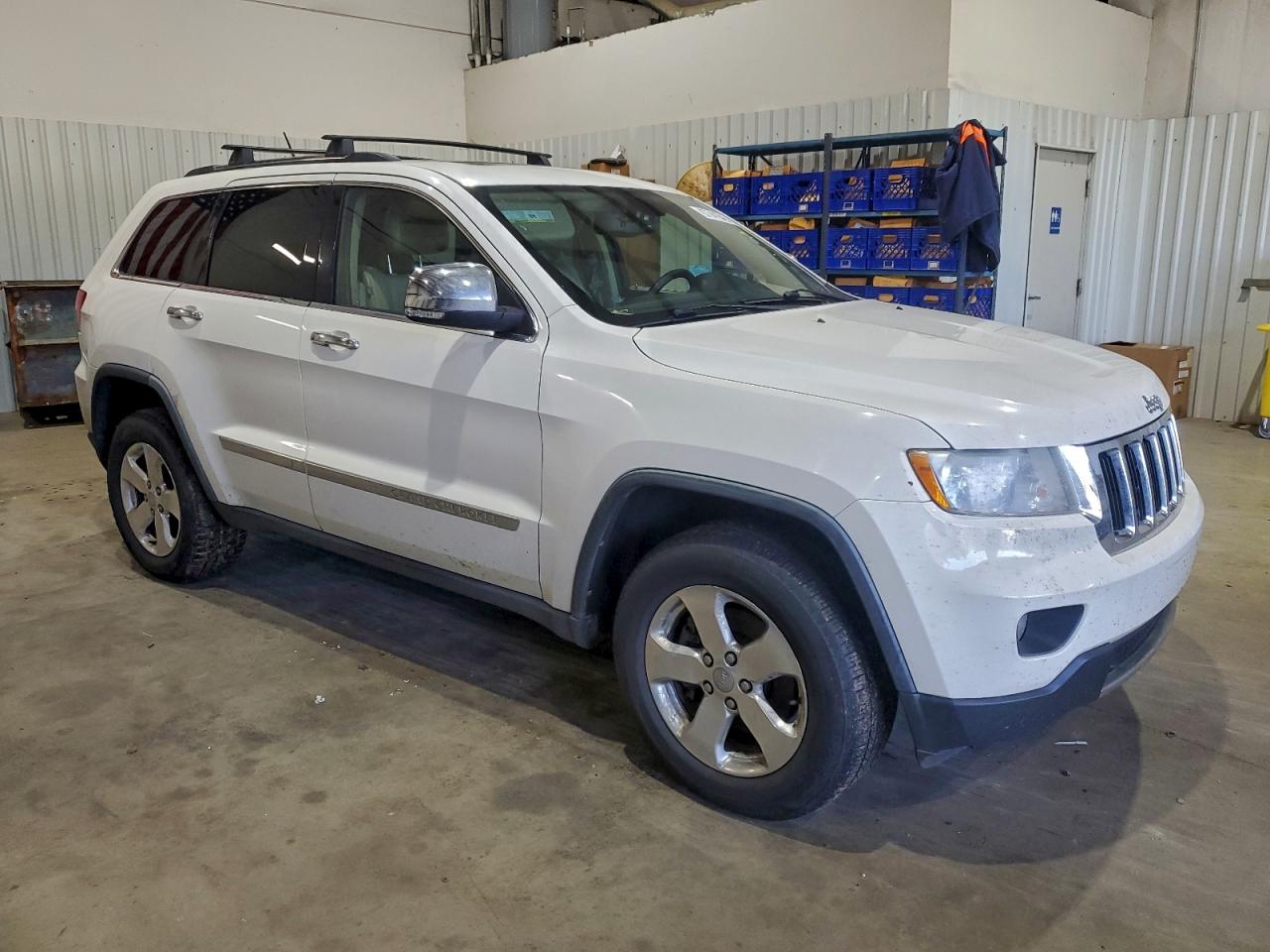 2011 JEEP GRAND CHEROKEE LIMITED photo 4
