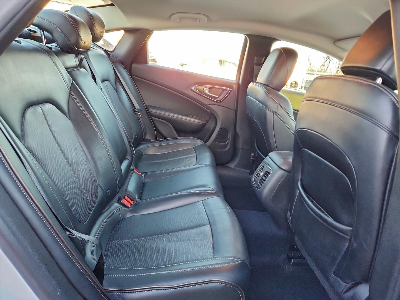 2015 CHRYSLER 200 C photo 11