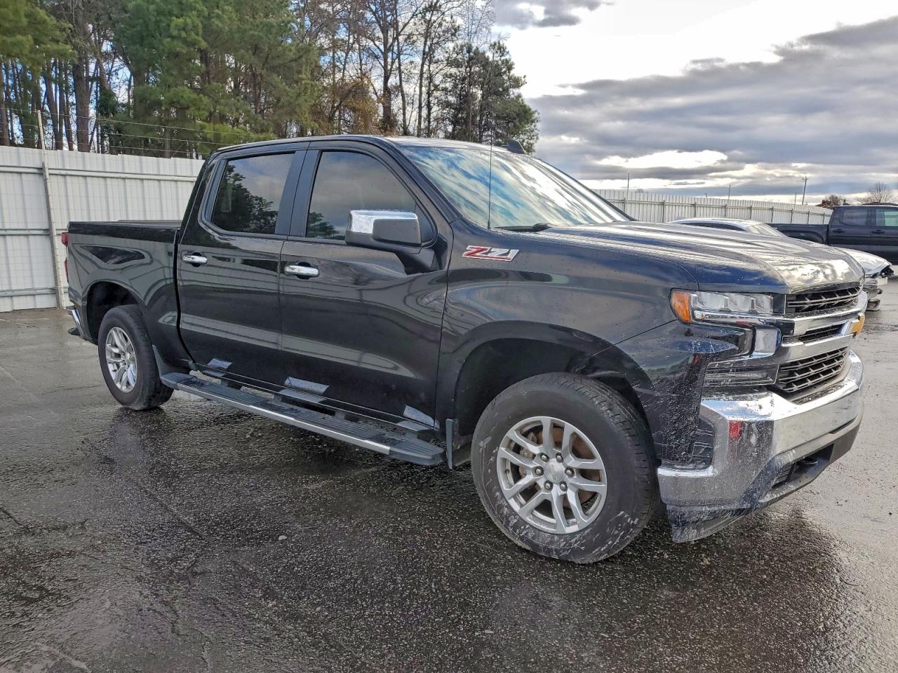 2020 CHEVROLET SILVERADO K1500 LT photo 4