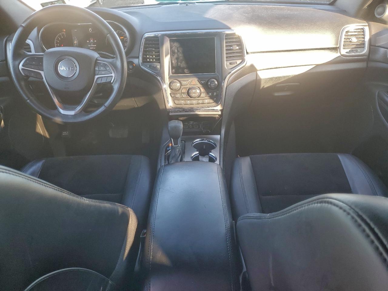 2018 JEEP GRAND CHEROKEE LAREDO photo 8