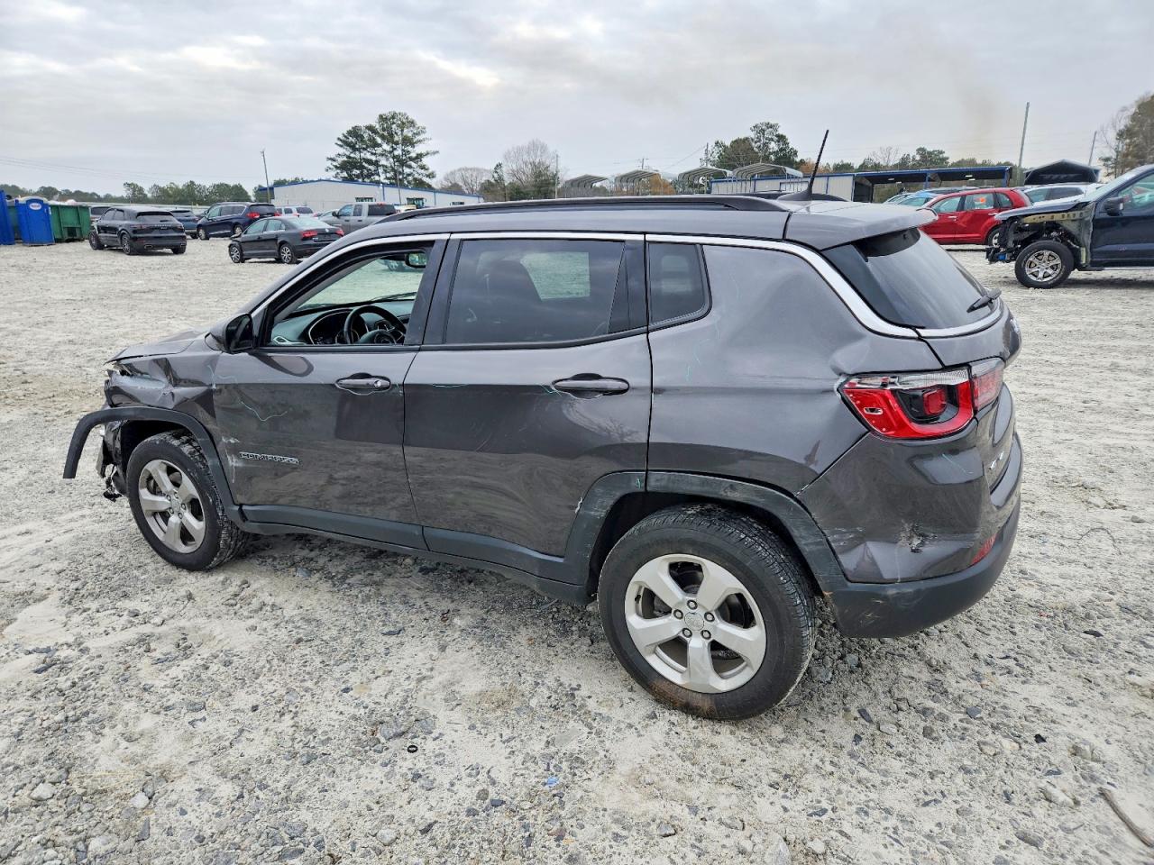 2019 JEEP COMPASS LATITUDE photo 3