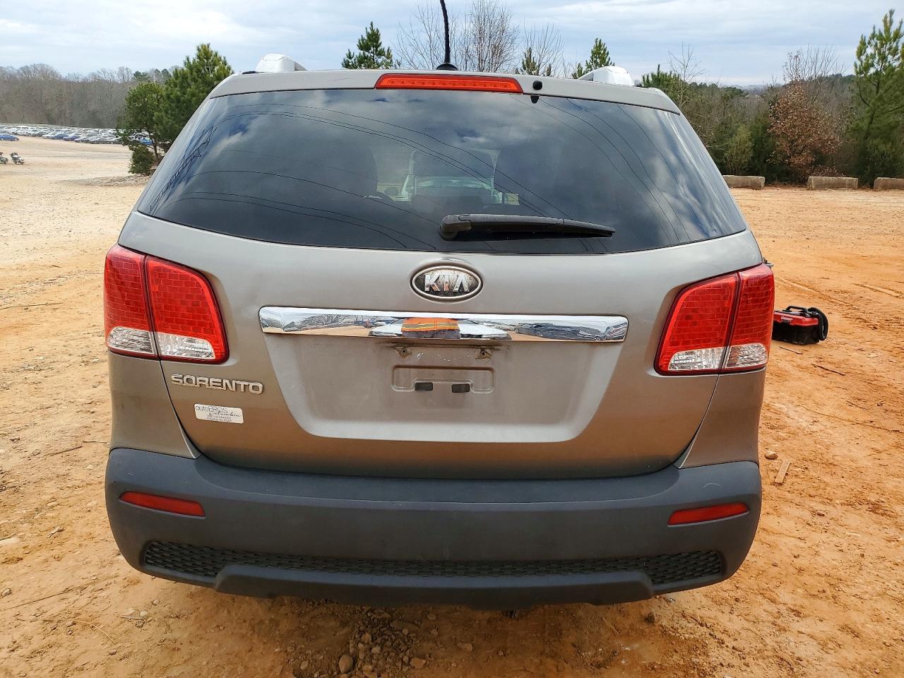 2013 KIA SORENTO LX photo 6