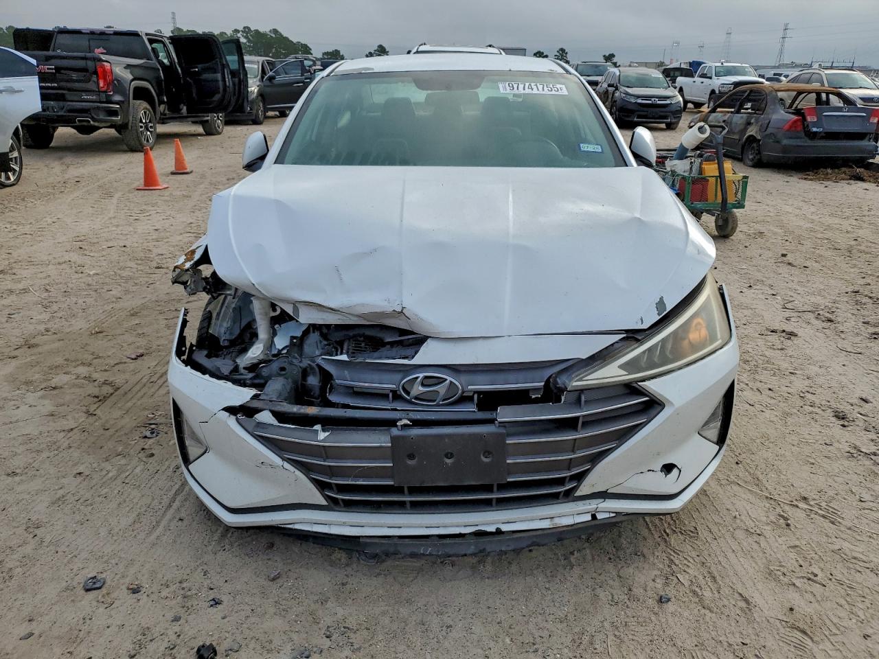 2019 HYUNDAI ELANTRA SE photo 9