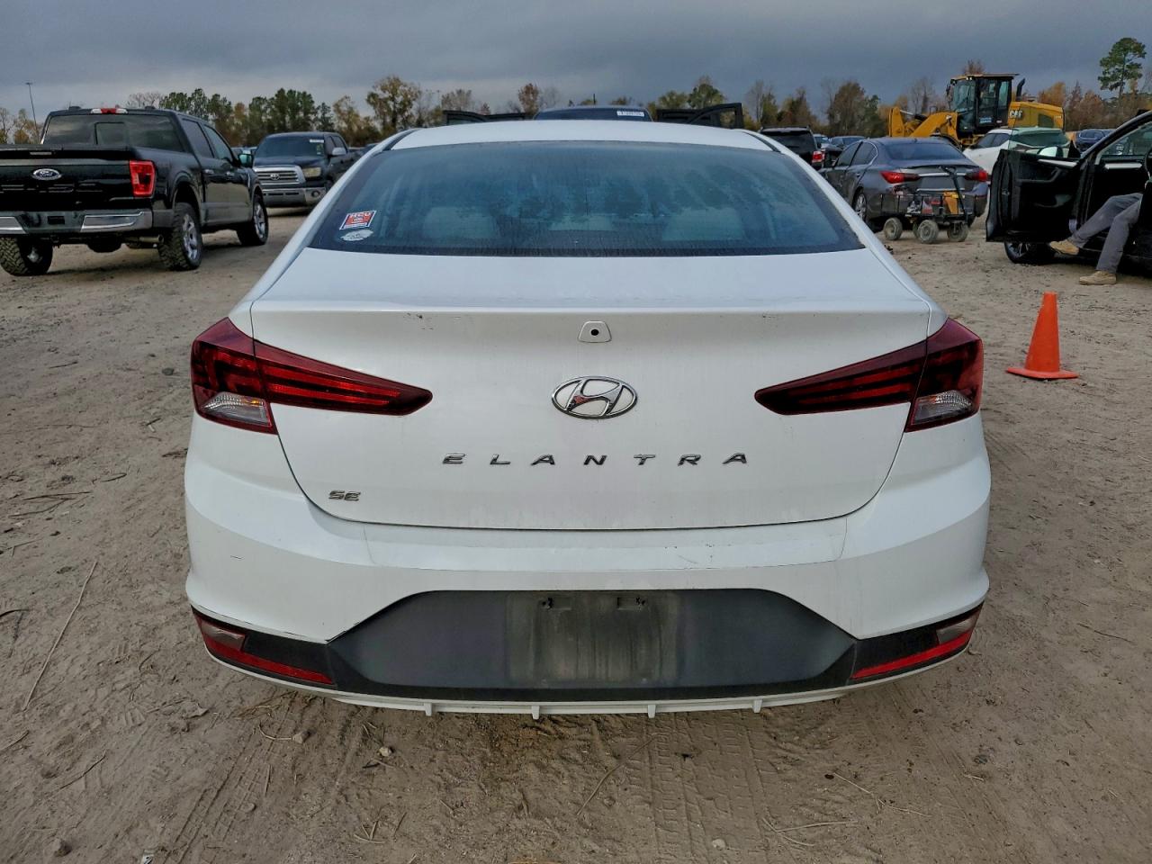 2019 HYUNDAI ELANTRA SE photo 11