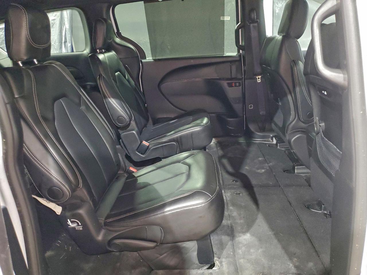 2025 CHRYSLER PACIFICA SELECT photo 11