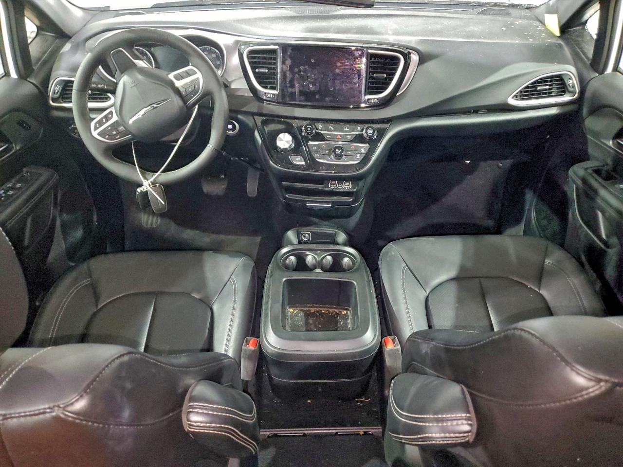 2025 CHRYSLER PACIFICA SELECT photo 8