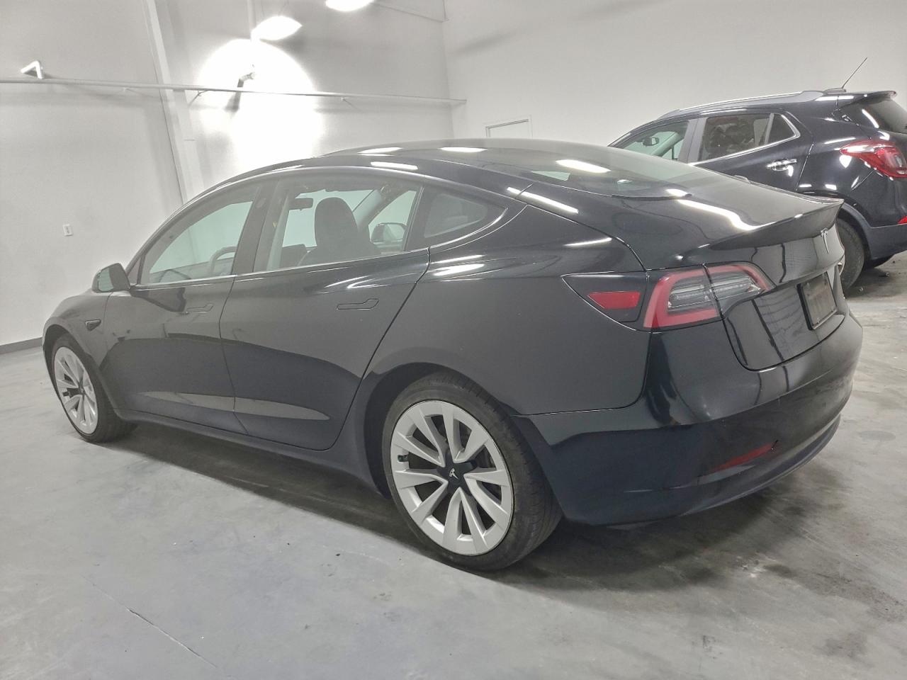 2022 TESLA MODEL 3 photo 2