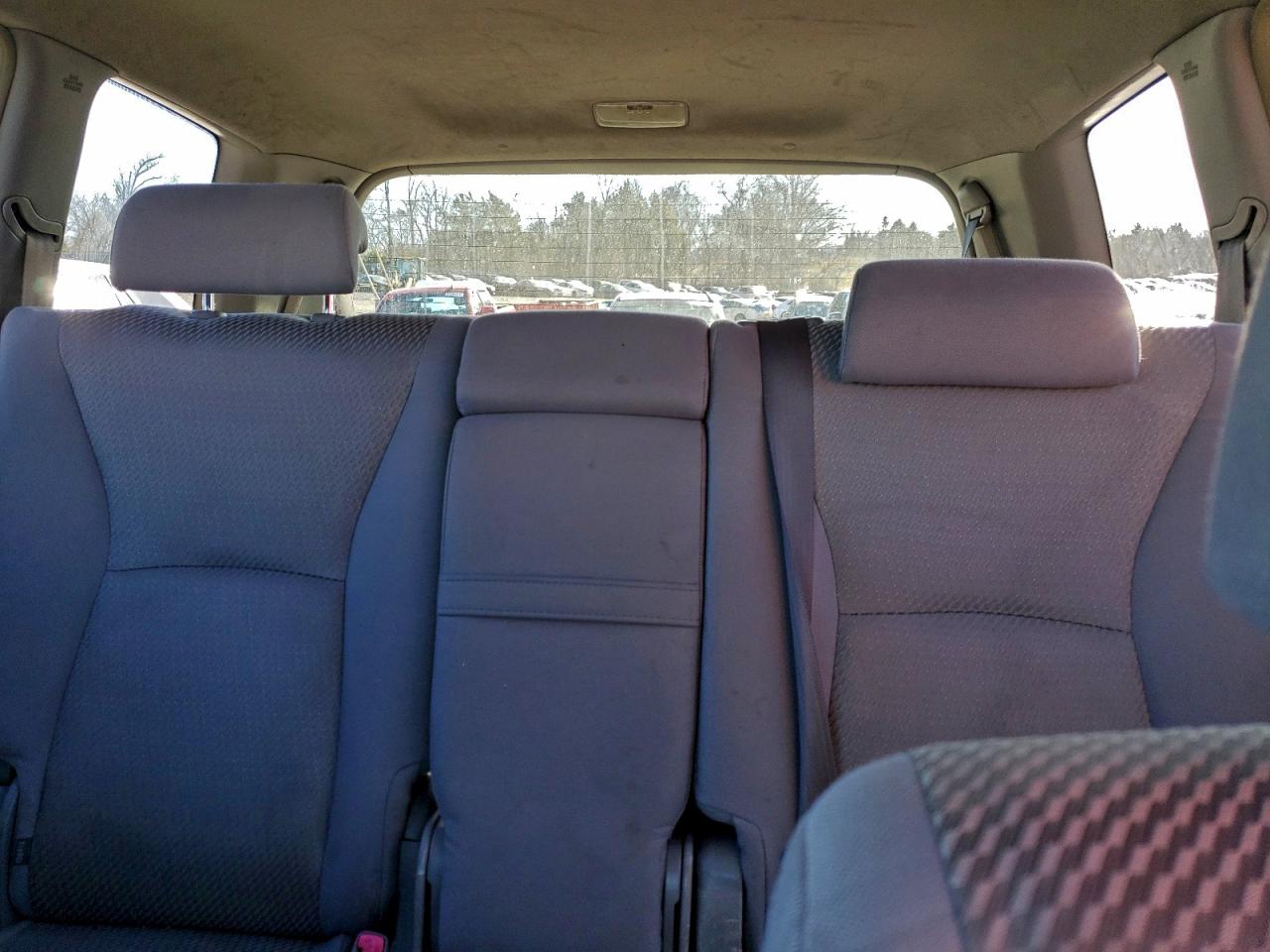 2004 TOYOTA HIGHLANDER photo 28
