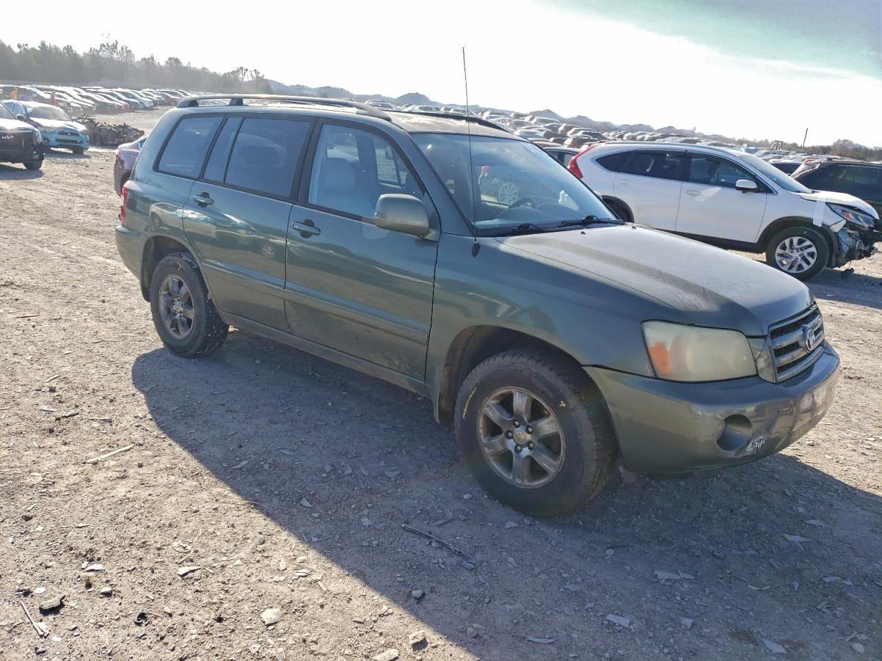 2004 TOYOTA HIGHLANDER photo 10