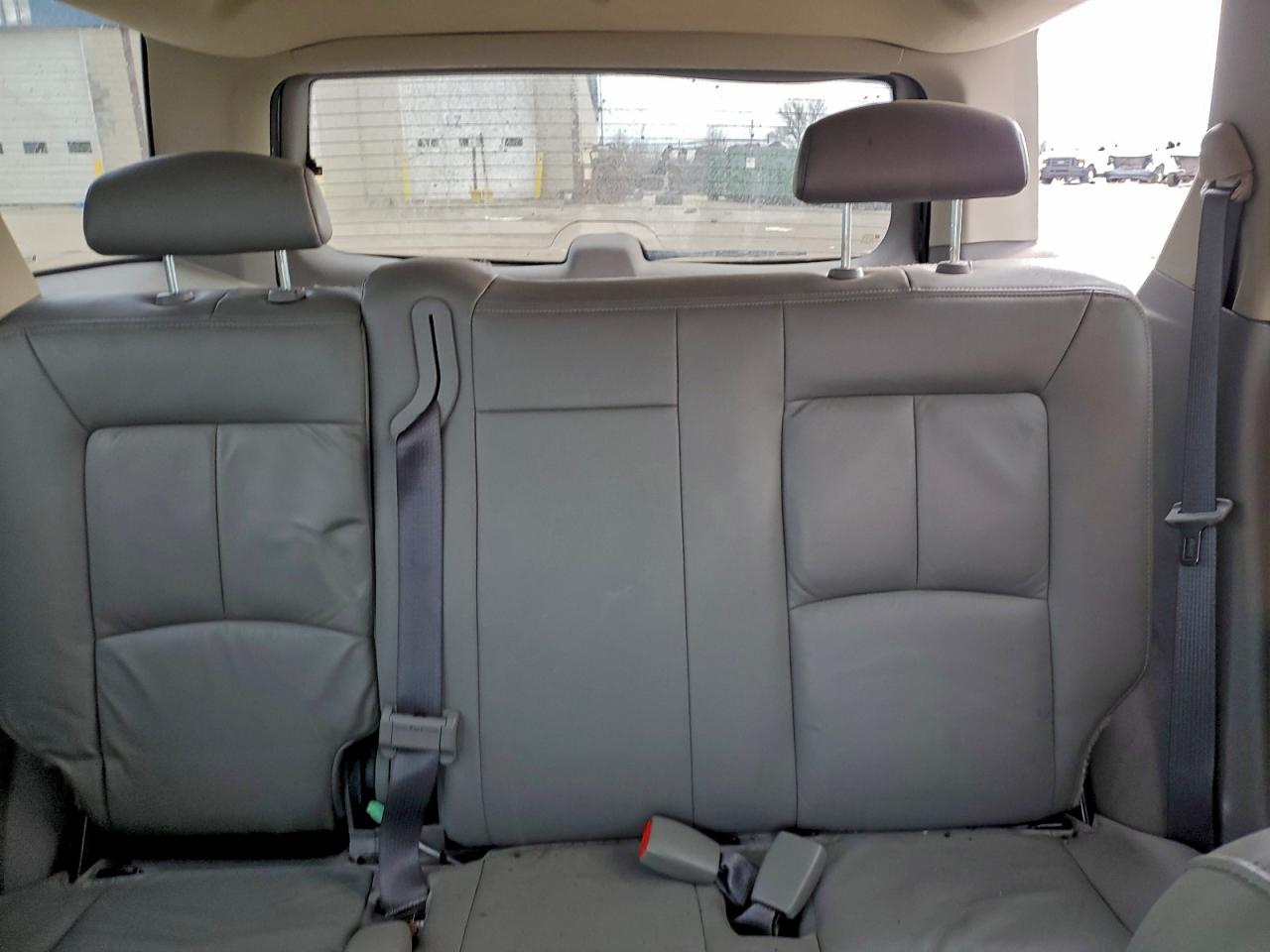 2004 SATURN VUE photo 10