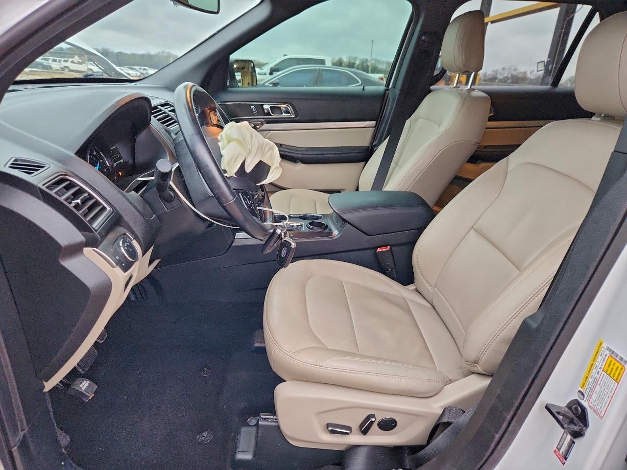 2018 FORD EXPLORER XLT photo 7