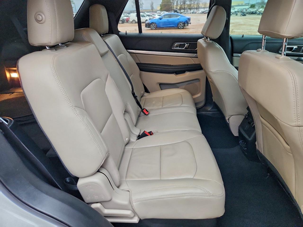 2018 FORD EXPLORER XLT photo 11