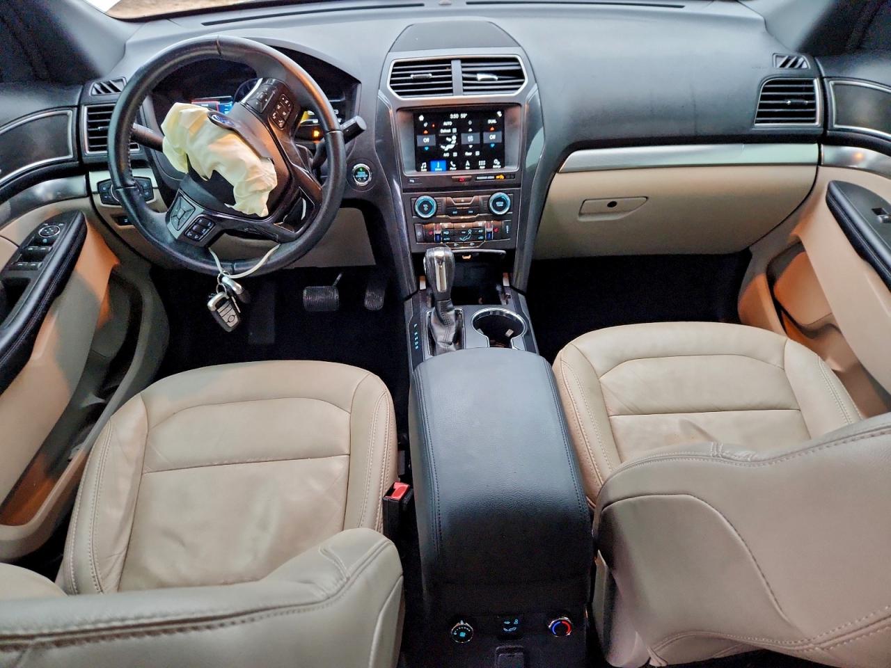 2018 FORD EXPLORER XLT photo 8