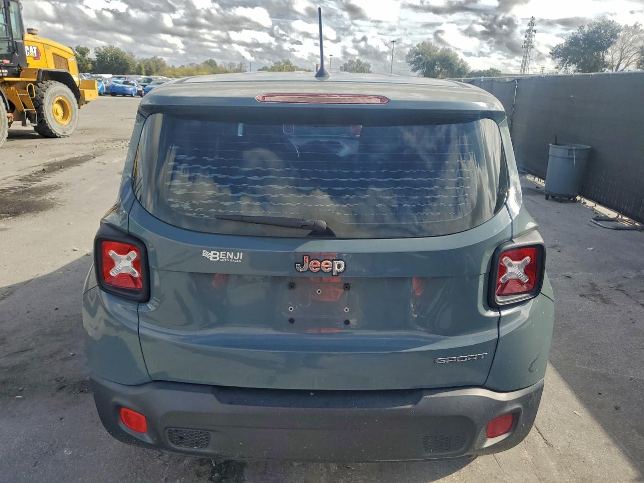 2017 JEEP RENEGADE SPORT photo 6