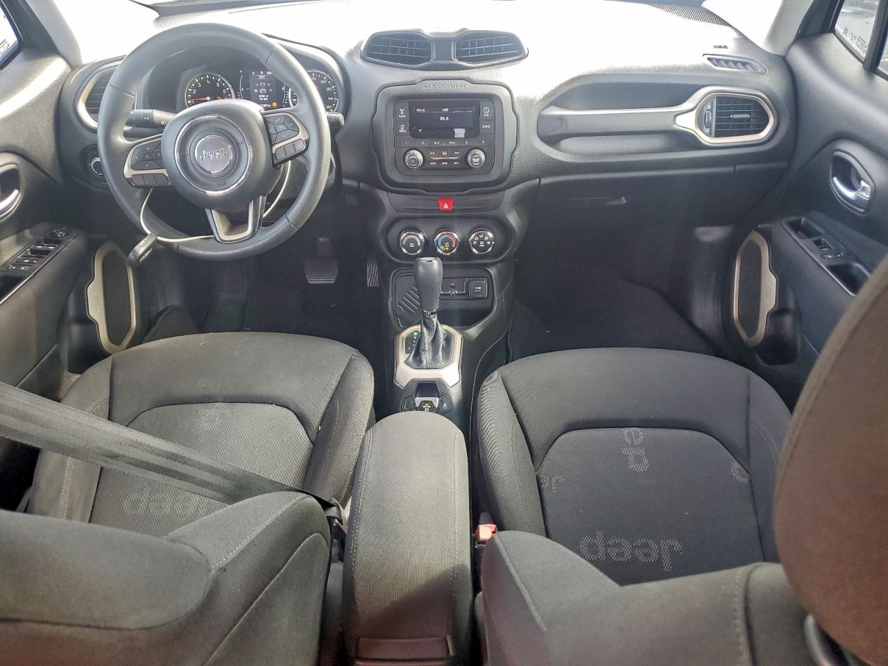 2017 JEEP RENEGADE SPORT photo 8