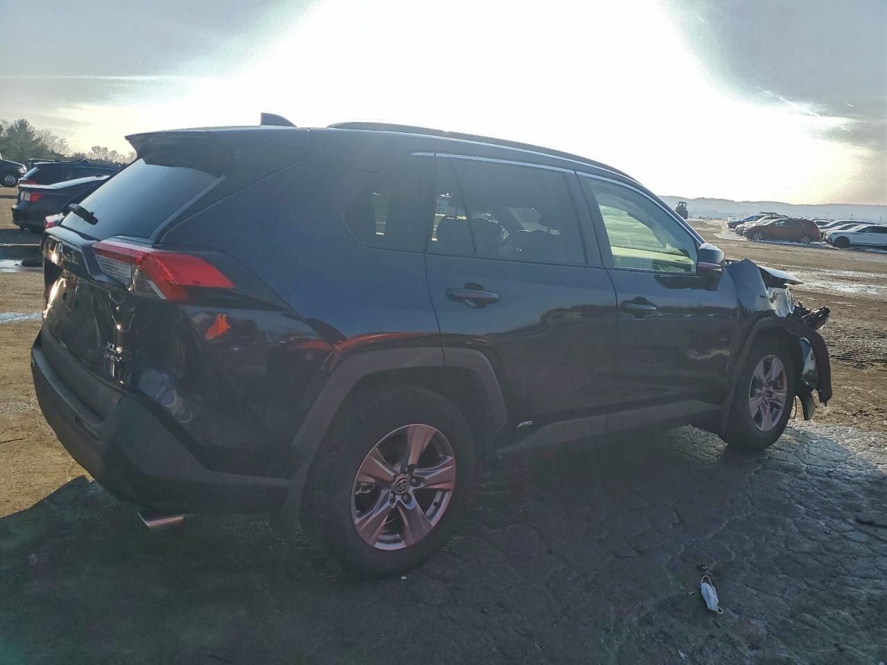 2025 TOYOTA RAV4 XLE photo 3