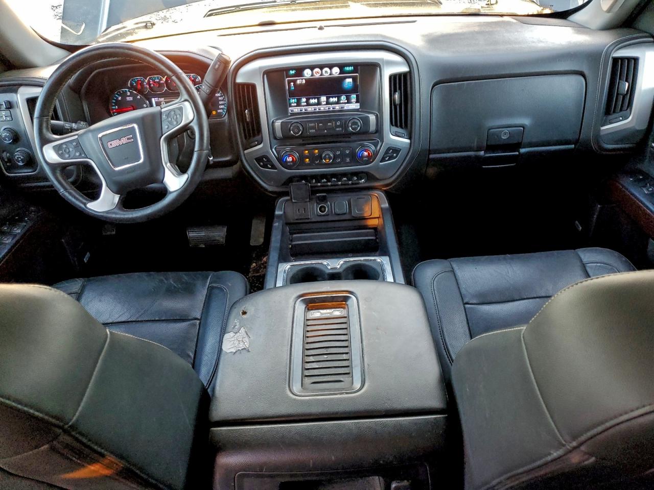 2017 GMC SIERRA K1500 SLT photo 8