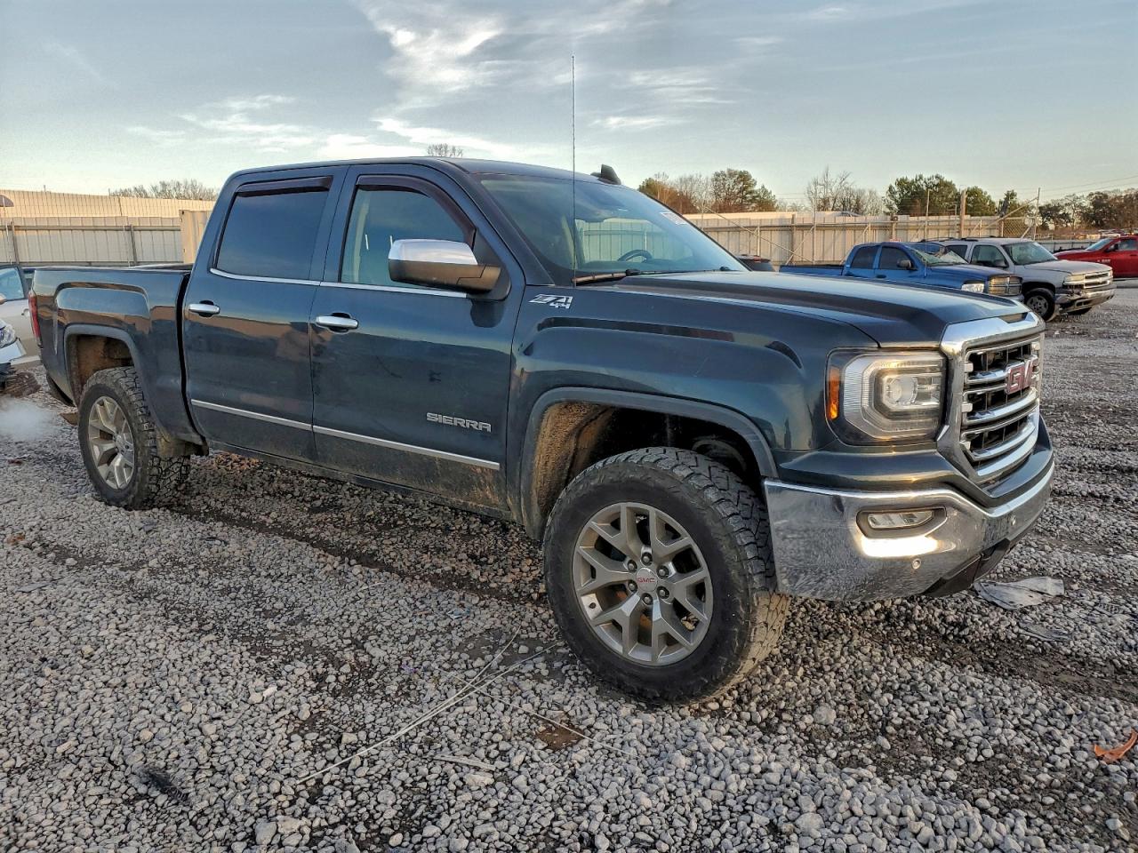 2017 GMC SIERRA K1500 SLT photo 4