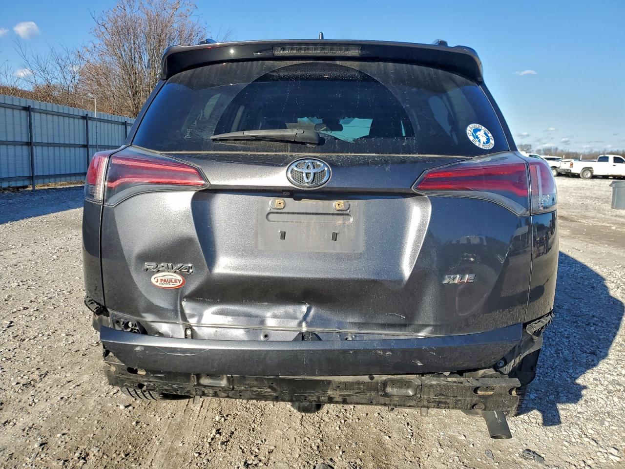 2017 TOYOTA RAV4 XLE photo 6