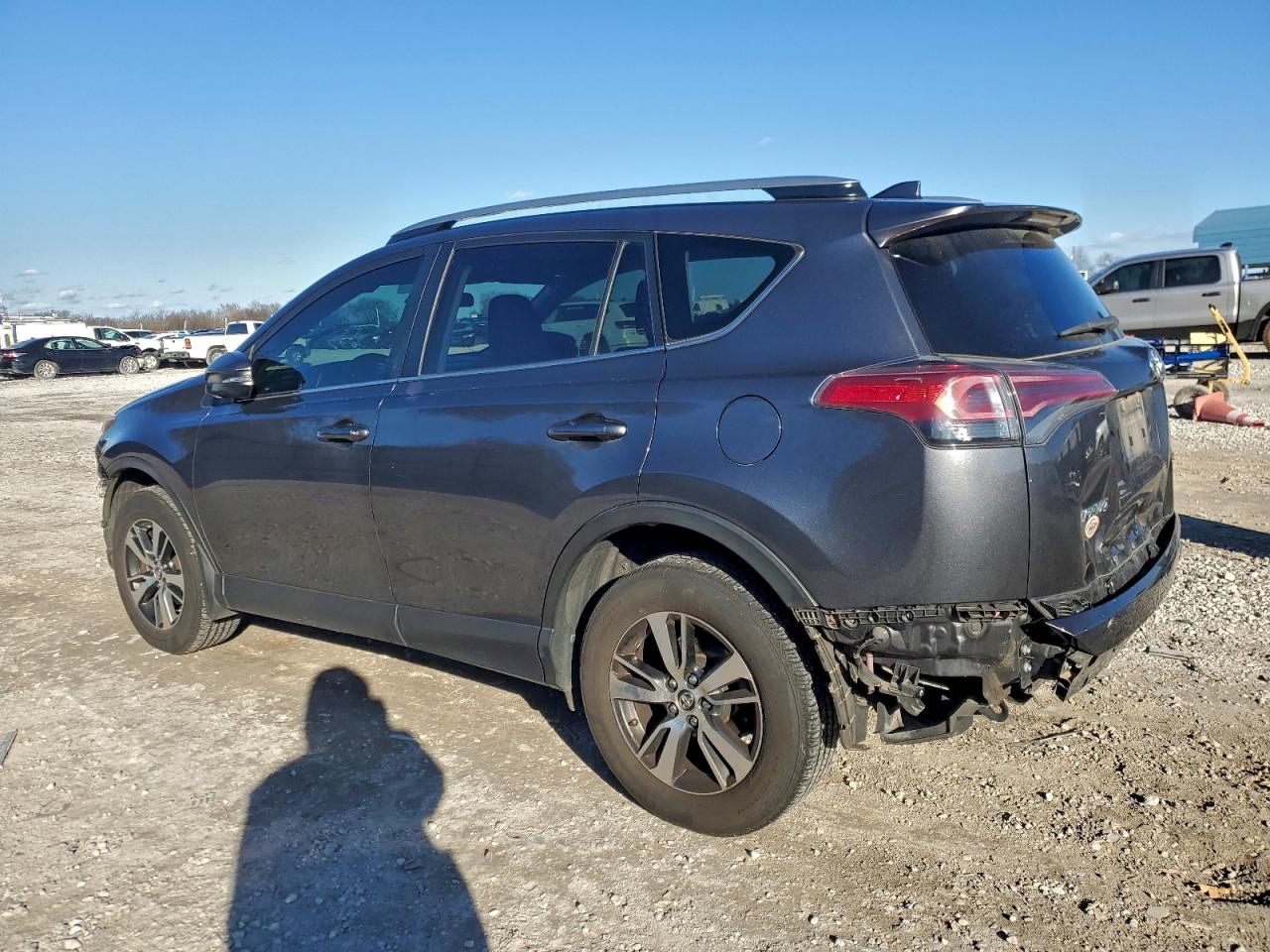 2017 TOYOTA RAV4 XLE photo 2