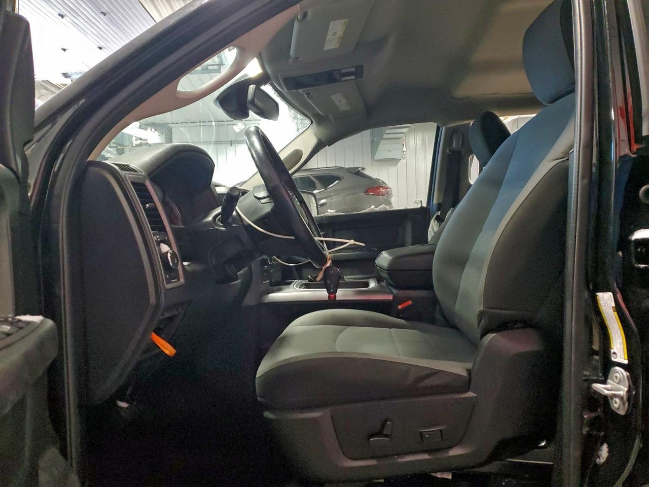 2023 RAM 1500 CLASSIC TRADESMAN photo 7