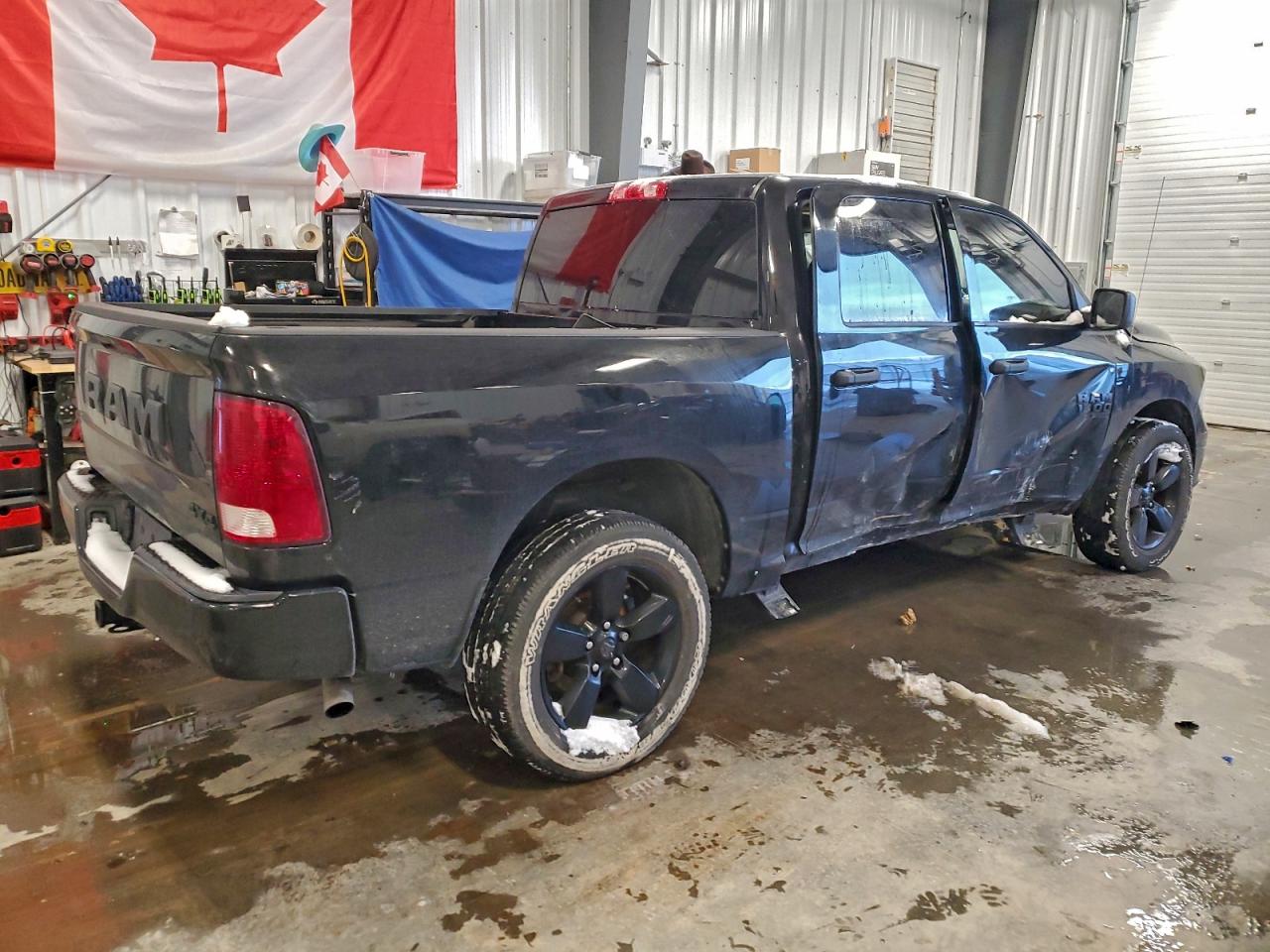 2023 RAM 1500 CLASSIC TRADESMAN photo 3