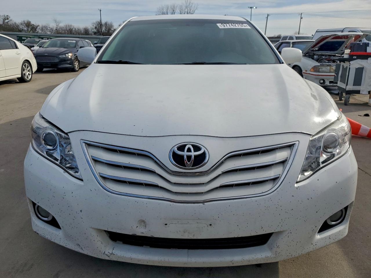 2011 TOYOTA CAMRY BASE photo 5