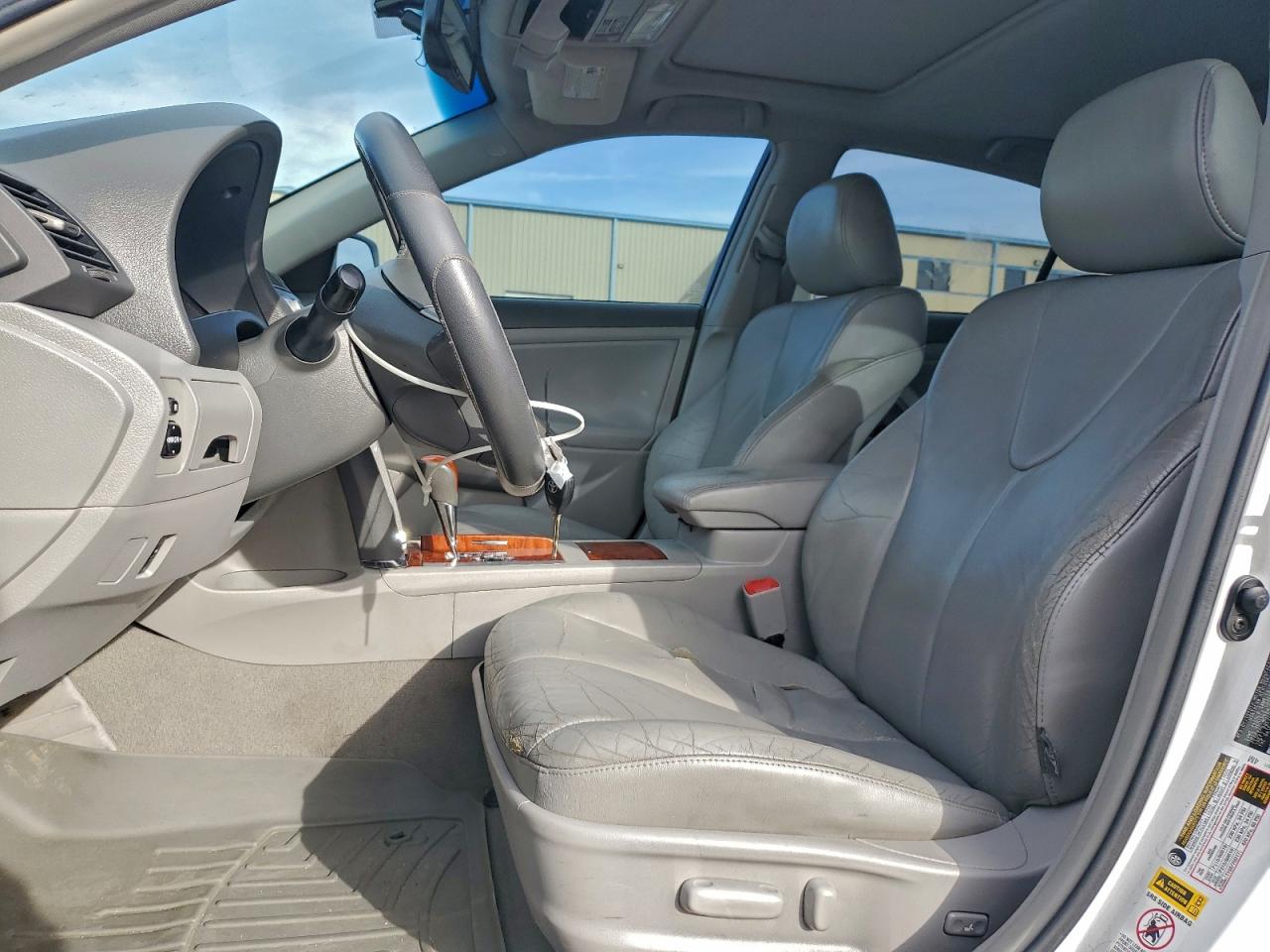 2011 TOYOTA CAMRY BASE photo 7