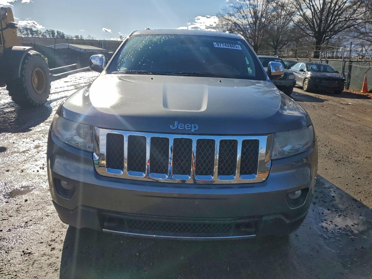 2011 JEEP GRAND CHEROKEE OVERLAND photo 5