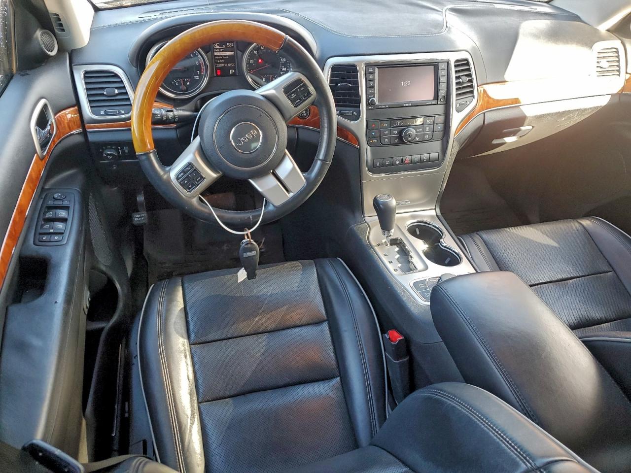 2011 JEEP GRAND CHEROKEE OVERLAND photo 8